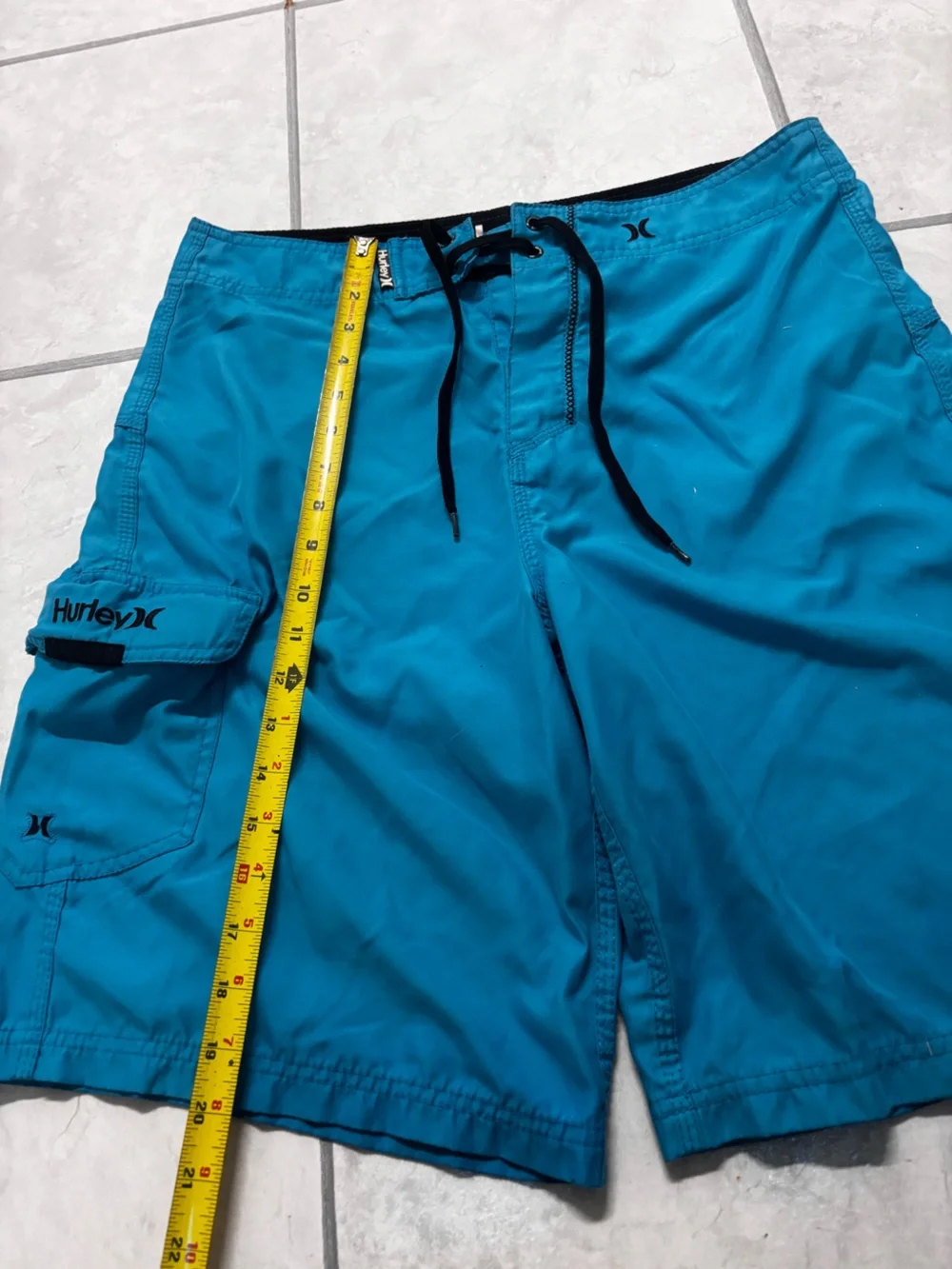 Vintage Hurley Men’s Teal Board Shorts with Black Accents size 32 MEASURE SHOWN